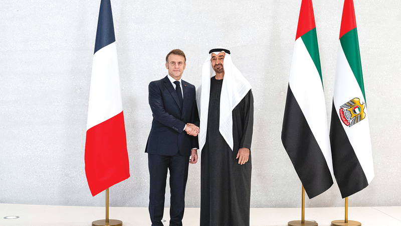 رئيس الدولة يبحث مسار العلاقات التاريخية والاستراتيجية مع الرئيس الفرنسي 1766373736 image