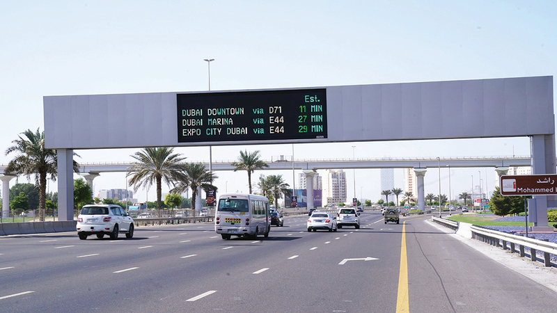 اللوحات الإلكترونية المتغيّرة في دبي تقلّص زمن الرحلات بنسبة 20% 1766722920 image