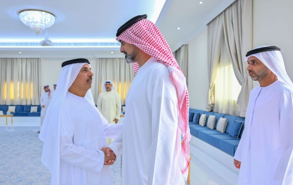 عمار بن حميد يقدّم واجب العزاء في وفاة فاطمة النعيمي 1767096500 image