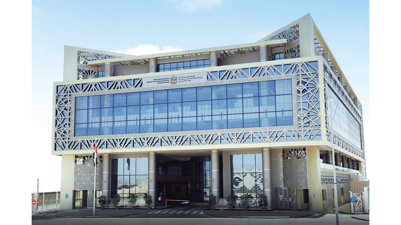 رفع الحد الأدنى لأجور المواطنين في «الخاص» إلى 6000 درهم 1767140964 image