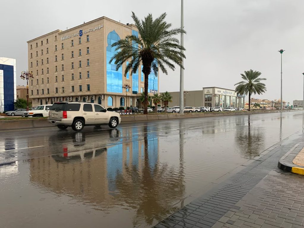 هطول أمطار متفرقة على منطقة تبوك ومحافظتي طريف وأملج ajel2F2023 102F3211c1d9 e332 45a9 a5a3 82f57792bd602Fb80e5c79 64c8 4c9c a6a8 39b7fa674945.avif
