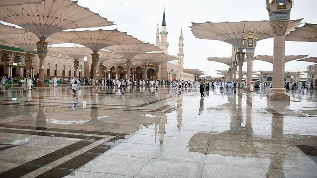 "الأرصاد" يُنبّه من أمطار متوسطة إلى غزيرة على منطقة المدينة المنورة ajel2F2025 08 292Frn8rpt2q2FD8A3D985D8B7D8A7D8B1 D8BAD8B2D98AD8B1D8A9 D988