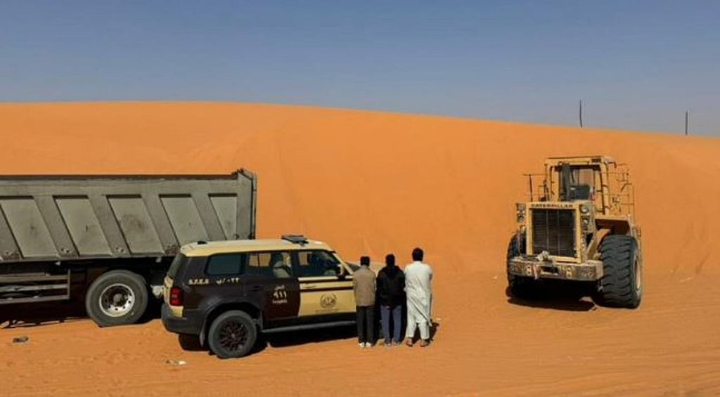 ضبط 3 مخالفين من الجنسيتين الهندية والأفغانية لاستغلالهم الرواسب في الرياض ajel2F2025 12 072F5oldt4aa2FCapture