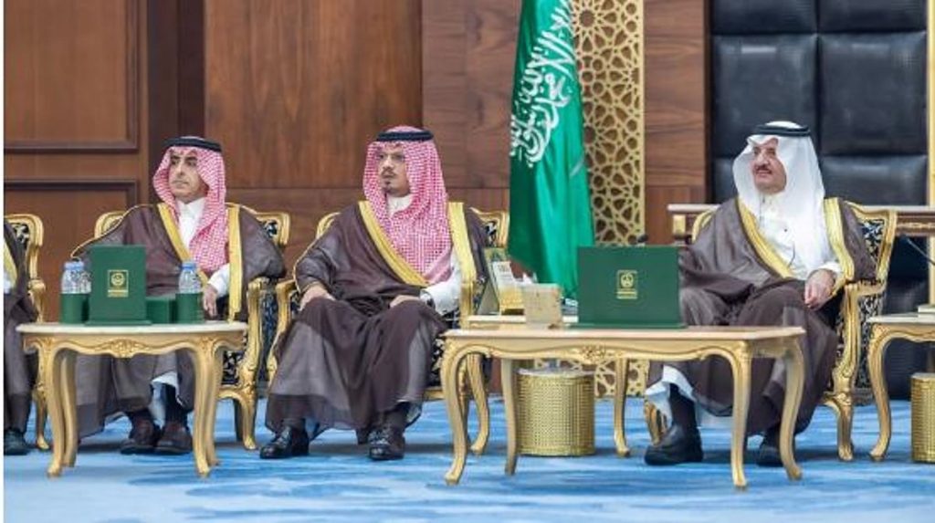 أمير الشرقية يشدد على سرعة إنجاز مشاريع الطرق القائمة حاليًا في المنطقة ajel2F2025 12 092Fmzq52bhu2FCapture