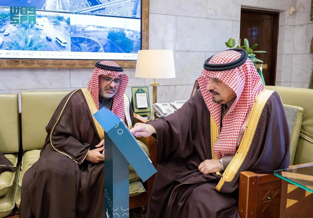 أمير الرياض يدشن كرسي الأمير فيصل بن بندر لتقنيات الذكاء الاصطناعي في المدن الذكية ajel2F2025 12 152F7moly3oh2FySTvBPxSKKEgLCNuW66jQxYkS4cNb5f8U4bXV8ej.webp