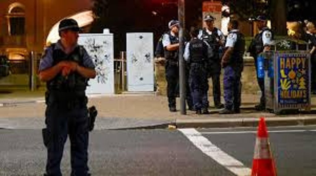 الحكومة الأسترالية: أحد منفذي هجوم سيدني دخل البلاد بتأشيرة طالب ajel2F2025 12 152Foi243qy32FD8B3D98AD8AFD986D98A.jfif