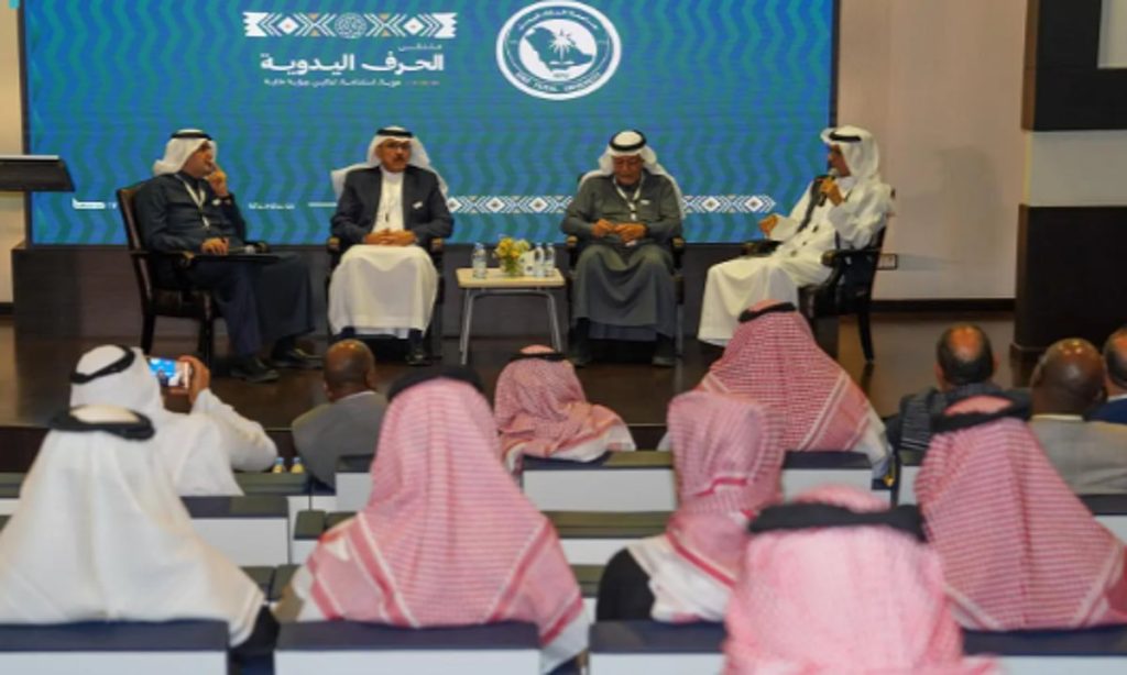 جامعة الملك فيصل تنظم ملتقى ومعرض الحرف اليدوية ajel2F2025 12 172Fquvet4kk2FCapture