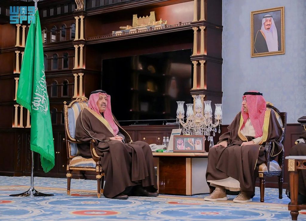 أمير الباحة يستقبل «الفالح» ويستعرضان الفرص الاستثمارية بالمنطقة ajel2F2025 12 222Fcla4jv412FzS7aJKnQY2i24259XBBHnFeguCwZs5YPTpd4H2dD.webp