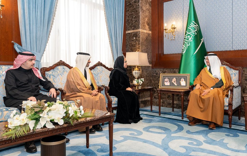 ajel2F2025 12 242Ffqllw2uh2F801