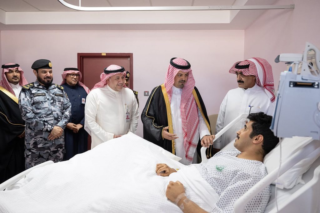 نائب أمير مكة يزور «الجندي ريان» للاطمئنان عليه بعد إصابته أثناء تأديته مهامه بالمسجد الحرام ajel2F2025 12 302Fobzf7kxd2FD8A7D984D8A8D8B7D984.jfif