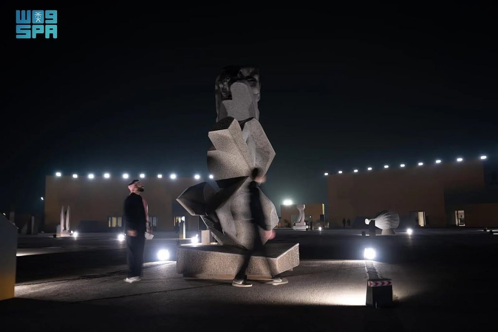 «الرياض آرت» يُعلن مشاركة 25 فنانًا من 18 دولة في النسخة السابعة من ملتقى طويق للنحت ajel2F2025 12 302Fvf0b00p72Fyp2TFQYd30xGHJM5shh8F6HjVjSjVrHTpDnyHCu5.webp