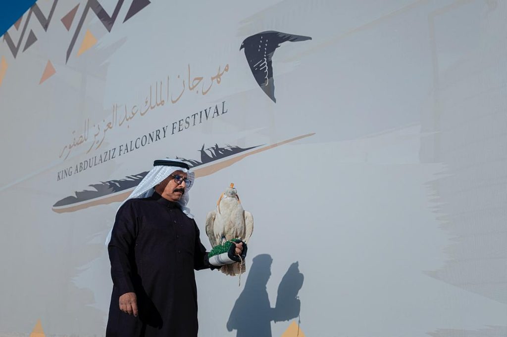 مهرجان الملك عبدالعزيز للصقور 2025 يدعو مُلاك السيارات والدراجات النارية للمشاركة ajel2F2025 12 312Fko7b65lc2Fda049263 4cce 4ffe b932 e46795588208