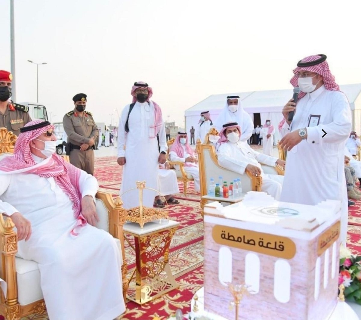 fbae0b1d b21f 49dc 8070 0be0ab7812ff