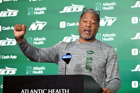 jets defensive coordinator steve wilks 117163696 e1765813011192