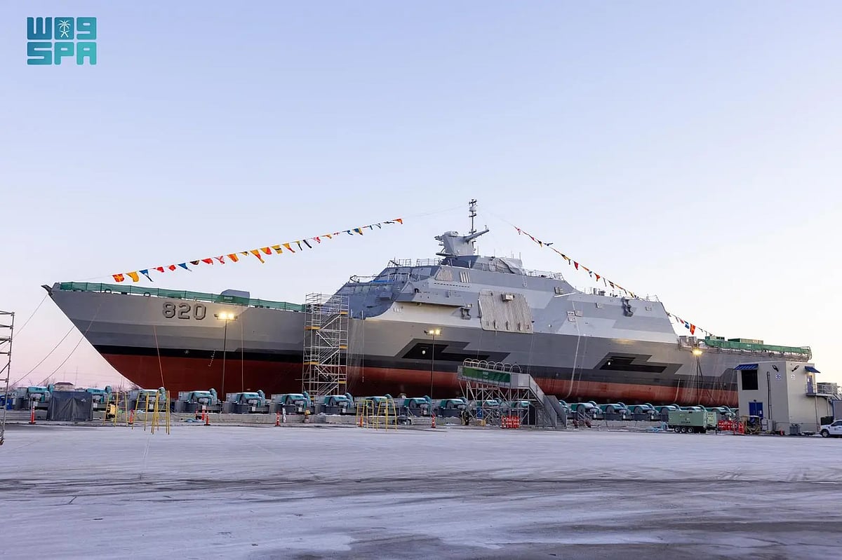 ضمن مشروع «طويق».. القوات البحرية تعوِّم في الولايات المتحدة أولى سفنها القتالية 3