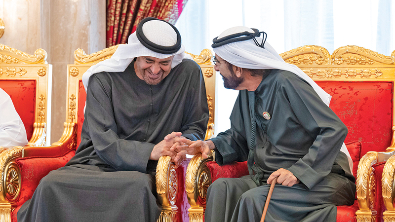 بحضور رئيس الدولة.. محمد بن راشد يلتقي الوزراء السابقين والحاليين ممن شاركوه مسيرة العمل الحكومي 1767568545 image