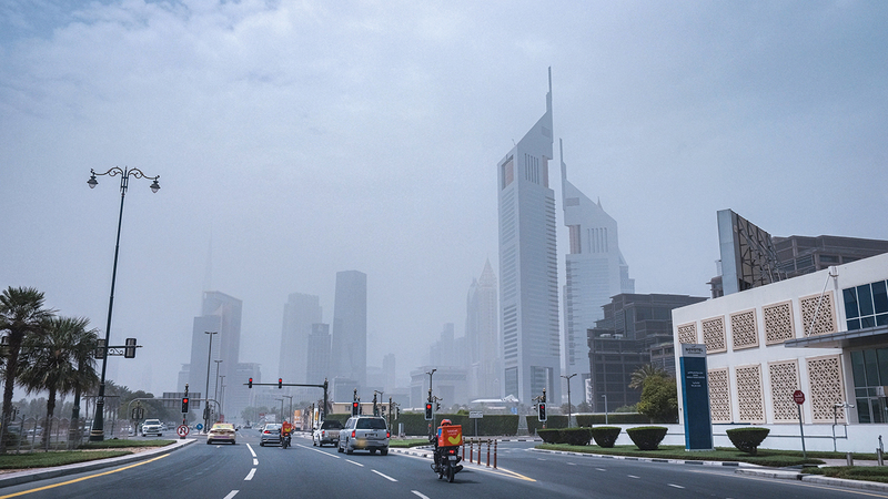 توقعات بسقوط أمطار وانخفاض في درجات الحرارة.. وتحذير من الضباب 1767579619 image