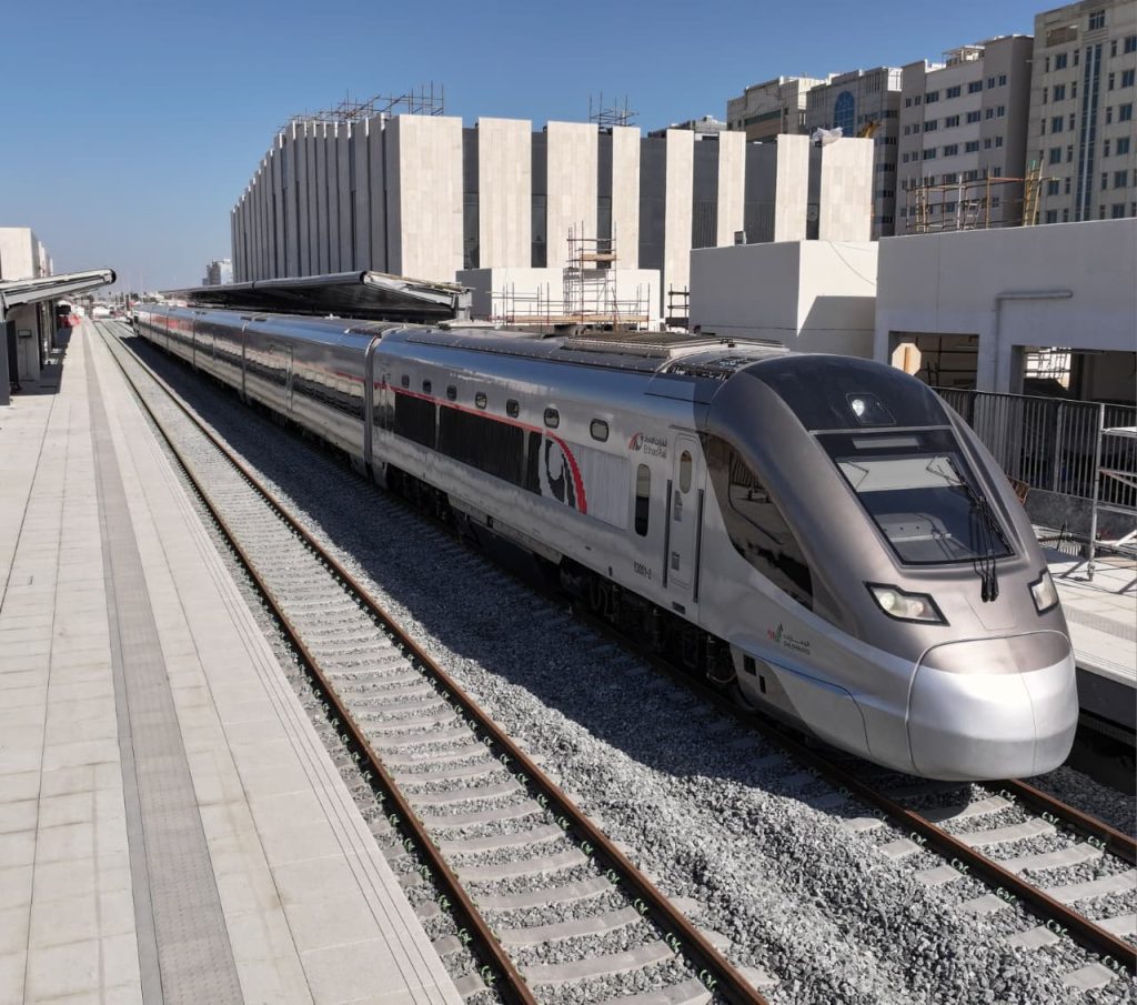 قطارات الاتحاد تكشف تفاصيل الشبكة الكاملة للسكك الحديدية الإماراتية لنقل الركاب 1767867073 image