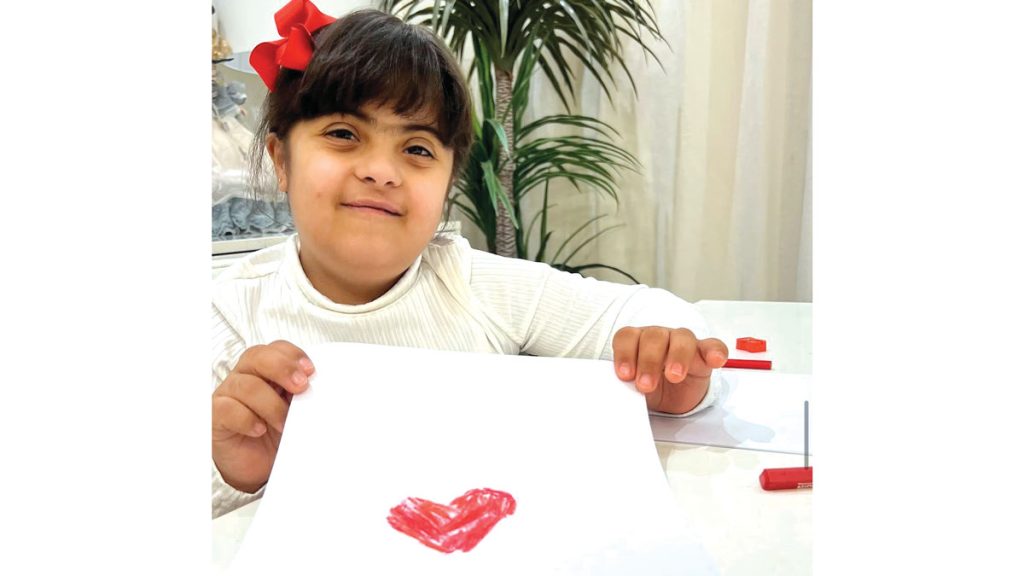 طفلة إماراتية تحقق نجاحاً لافتاً في «دانة» فرجان دبي 1768086227 image