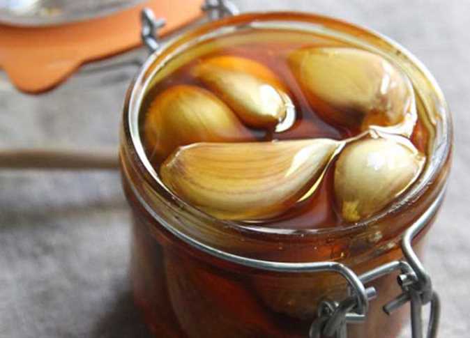 سر طبيعي يستخدم منذ قرون.. تعرف على فوائد الثوم مع العسل 1768199872 image