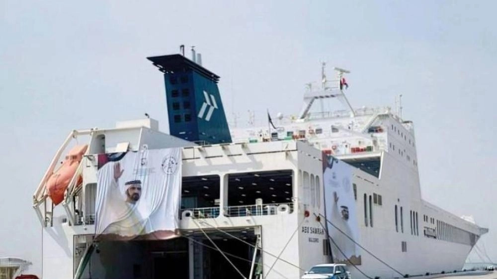 وصول حمولة سفينة محمد بن راشد إلى قطاع غزة وبدء توزيعها على السكان 1768331892 image