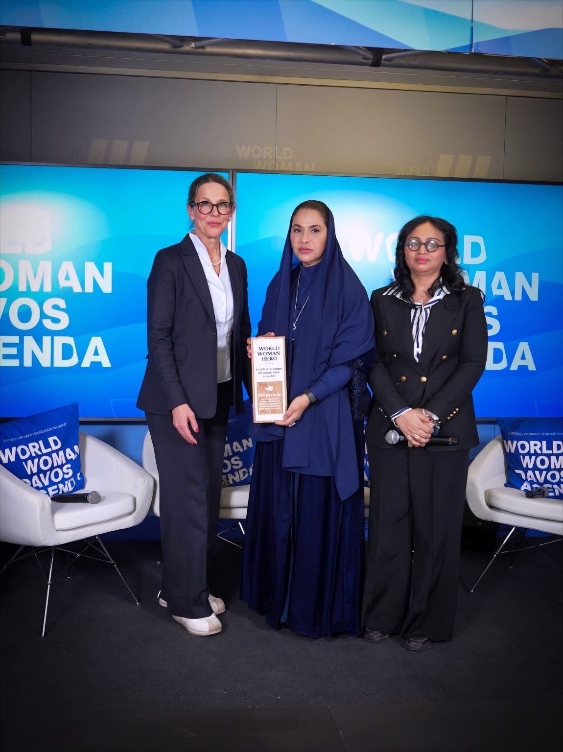 تكريم الشيخة شما بنت محمد بجائزة “world woman hero 2026” 1769189993 image
