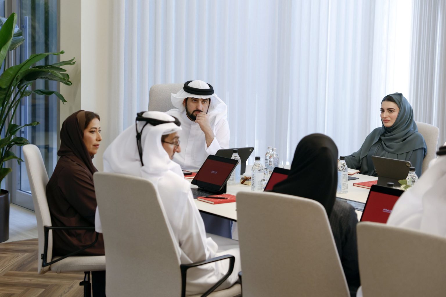 أحمد بن محمد يطلق منصة “دبي+” الرقمية 1769615569 image