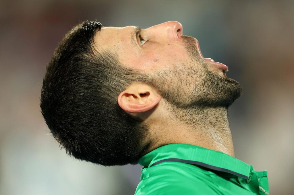 نوفاك ديوكوفيتش يصعق يانيك سينر، وسيلعب على اللقب الرئيسي الـ25 في بطولة أستراليا المفتوحة 1769787169 0x0