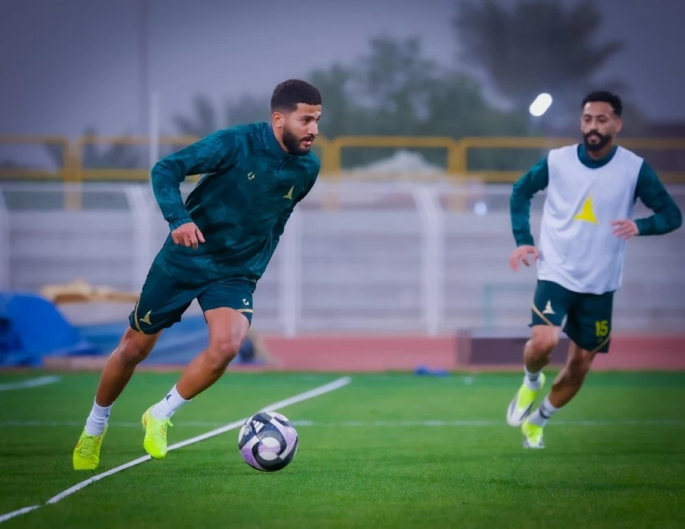 الخليج يعزز صفوفه بمنسي والعيسى ويجدد عقد حيدري – أخبار السعودية 2652553.webp