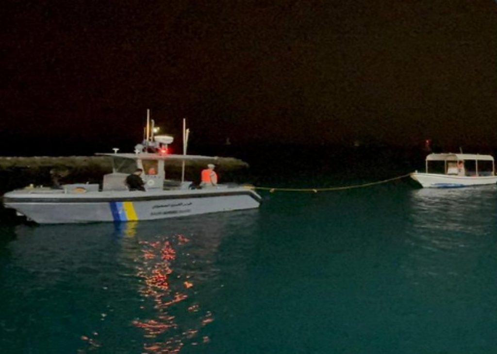 حرس الحدود بالمدينة المنورة ينقذ مواطنا تعطلت واسطته البحرية في عرض البحر ajel2F2026 01 152Fz4qwpvh62FD8A7D8AAD986D986D8B9