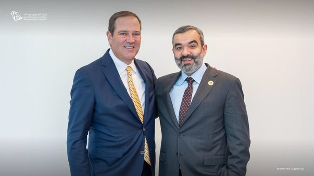 على هامش “دافوس”.. وزير الاتصالات يجتمع مع عدد من رؤساء الشركات العالمية ajel2F2026 01 222Fxyvlwsgo2FGRtPJGWUAE8wq