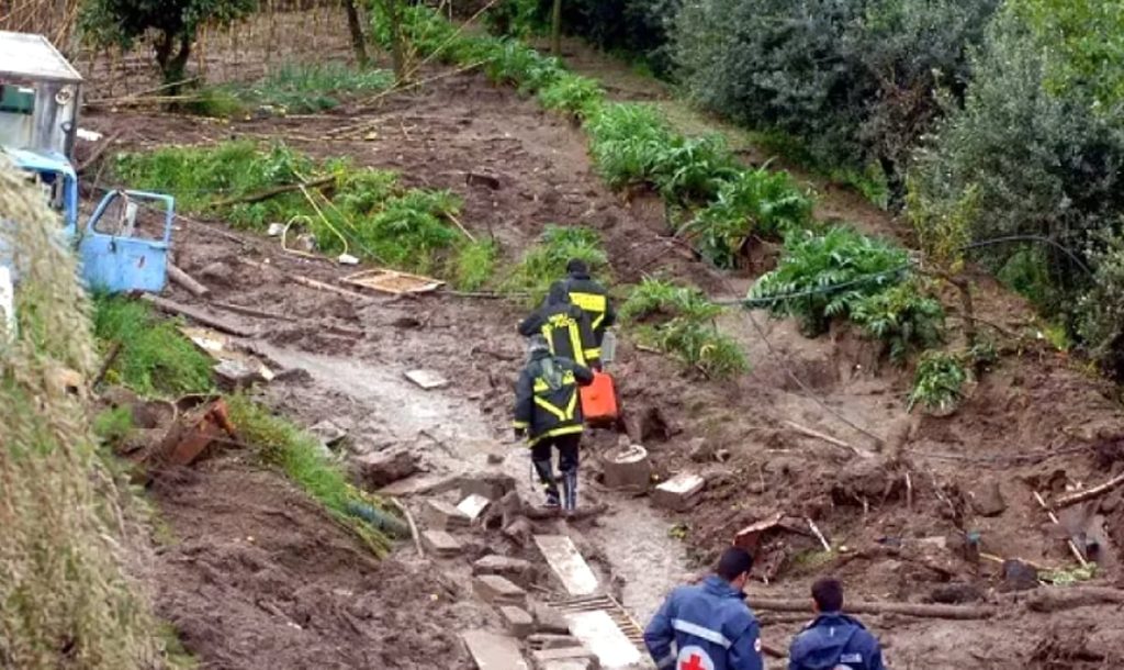 عواصف عنيفة تتسبب في انهيارين أرضيين ببلدة نيشيمي جنوبي صقلية ajel2F2026 01 292F8kbnfbes2FCapture