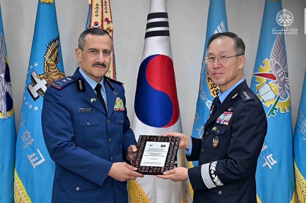 قائد القوات الجوية يبحث مع الجانب الكوري سبل تعزيز التعاون العسكري المشترك ajel2F2026 01 302Fmc1czd682F20260130183029