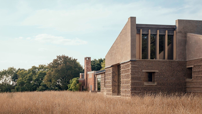 داخل المنزل المدكوك الذي يفتح آفاقًا جديدة على العديد من المستويات https3A2F2Fd1e00ek4ebabms.cloudfront.net2Fproduction2Fcfca544f bfa1 4860 a682 40bd7b3dcc01