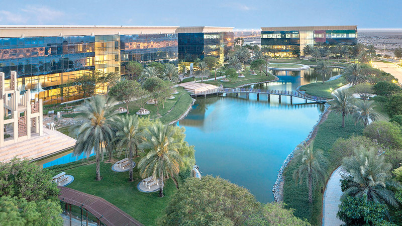 «مجموعة تيكوم» تحقّق 2.9 مليار درهم إيرادات في 2025 1770167857 image