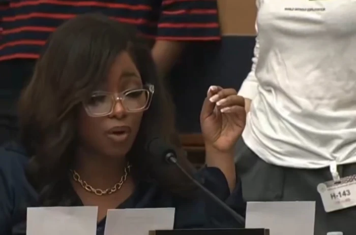 بالفيديو.. تصريح مثير للجدل من نائبة في الكونغرس بشأن علاقة ترامب بقضايا استغلال الأطفال جنسياً بملفات “جيفري إبستين” 20260212214821.webp