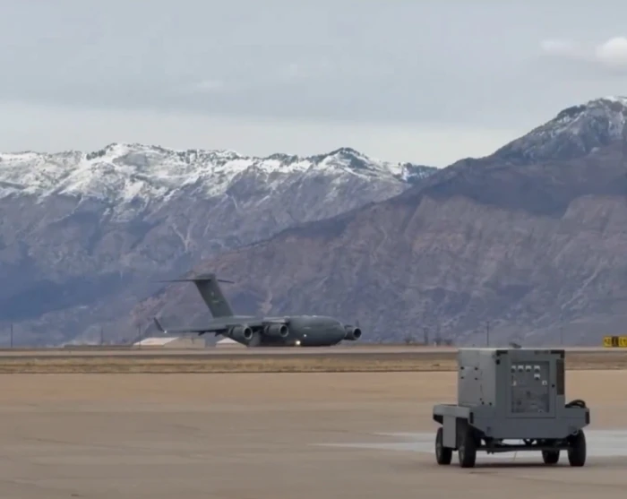 لأول مرة.. وزارة الدفاع الأمريكية تنقُل مفاعلًا نوويًا تجريبيًا جوًا من كاليفورنيا إلى يوتا على متن C-17 (فيديو) 20260216150315.webp