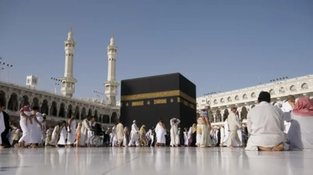 مخالفة تدفع «الحج والعمرة» لإيقاف شركتين وضمان حقوق المعتمرين – أخبار السعودية 2662998.webp