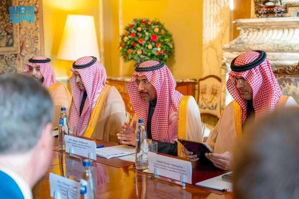 وزير الصناعة يبحث فرص تعزيز الشراكة الاقتصادية مع المفوضية الأوروبية ajel2F2026 02 132Fj7fnga0v2FHBDIVZhWUAAvwy6